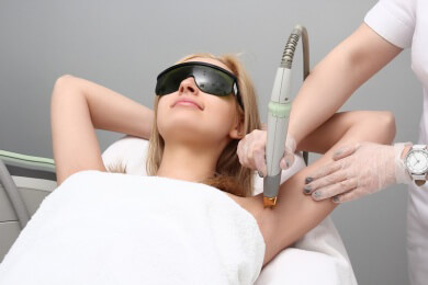 Laser, Sugaring oder Epilieren - Welche ist die beste Methode zur Haarentfernung?