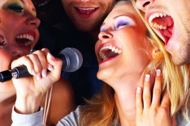 Singen wirkt sich positiv auf das Gehirn und die Gesundheit aus