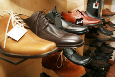 Schuhe sollten richtig passen, um Fehlstellungen zu vermeiden