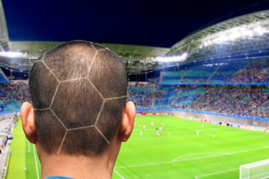 Niederlande kickt sich auf Platz 1 der Gruppe E - Kamerun scheidet aus