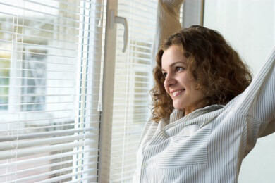 Selbstbewusst trotz Haarausfall - wie Frauen mit dem Problem richtig umgehen