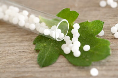 Hypnose und Homöopathie: Ganzheitliche Methode stärkt Körper und Geist