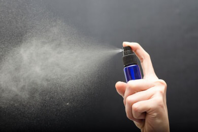 Schönere Hautwunden durch Haut aus der Sprühdose