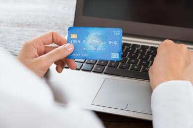 Sicheres Online-Banking: Visa baut Computer mit Display in Kreditkarten ein