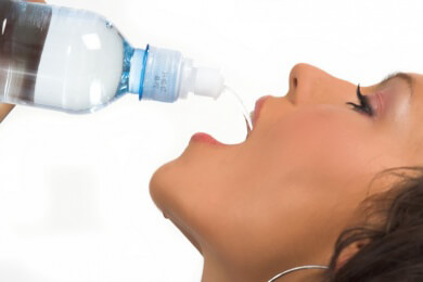 Kann man destilliertes Wasser trinken oder ist es schädlich?