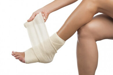 Sprunggelenk verletzt? Mit leichten Bewegungen starten