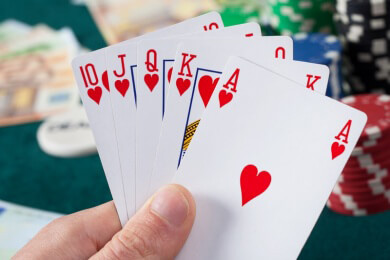Pokerface - Was beim Karten spielen hilft, kann auch ein Krankheitsbild sein