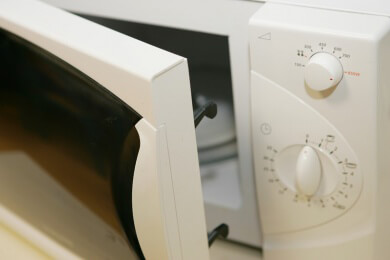 Nicht jede Mahlzeit sollte in der Mikrowelle gegart werden