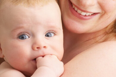 Ein Kuschelkissen hilft Eltern und Kind