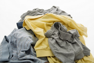 Kleidung bei 20 Grad in der Waschmaschine - Ökotest prüft, was wirklich sauber wird