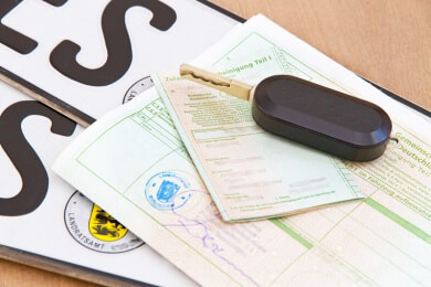 Neue Autokennzeichen bei Autofahrern nicht beliebt