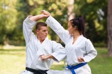 Mit asiatischen Kampfsportarten gegen Schmerzen