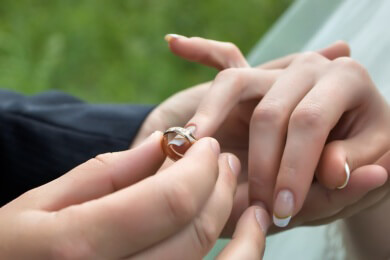 Der 10.10. wird natürlich das Hochzeitsdatum 2010 - trotz Liebe ist ein kühler Kopf wichtig