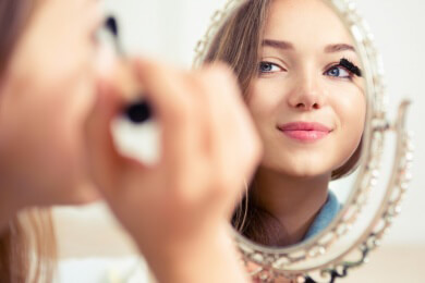 Texas - Eine Gruppe von Schülerinnen führt den make-up-freien Dienstag an ihrer Schule ein