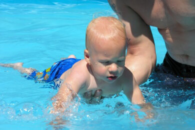 Baby-Schwimmen - Vorteile umstritten, Risiken bewiesen