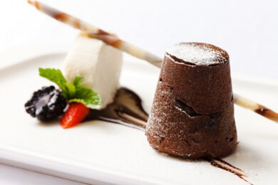 Leckerer Kuchen aus der Tasse - Mr. Chocolate kommt einfach in die Mikrowelle