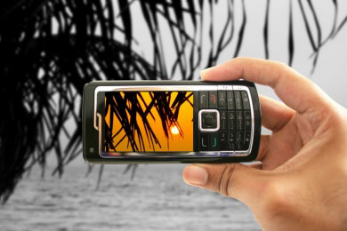 Auch im Urlaub sind die meisten Deutschen über Telefon und Internet erreichbar