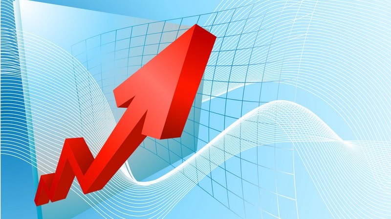 Grafik roter Pfeil auf hellblauem Hintergrund - Steigender Aktienkurs