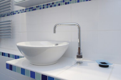 Mit einfachen Tipps das Badezimmer selbst renovieren