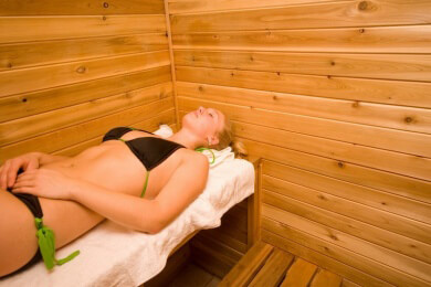 Bremen - Erste Sauna mit Badehose und Bikini