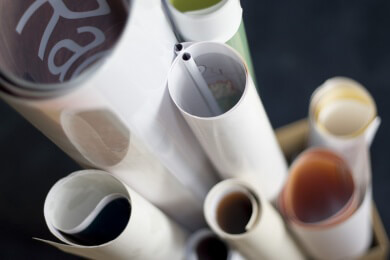 "Live Art" Festival - Der Deutschen Bahn sind die Werbeplakate zu ekelig