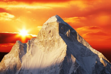8000 Kilo Müll vom Mount Everest geholt