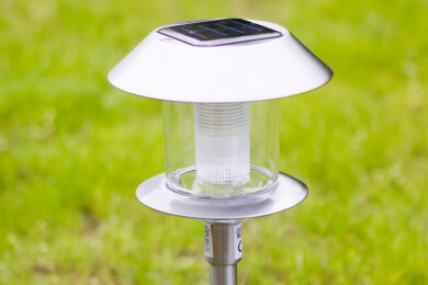 Mit Solarleuchten Garten und Balkon verschönern