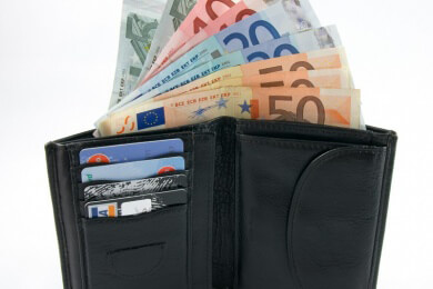 Viele Menschen sterben kurz nachdem sie ihr monatliches Geld auf dem Konto haben