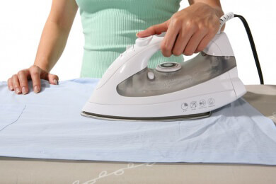 So geht Bügeln schnell und faltenfrei