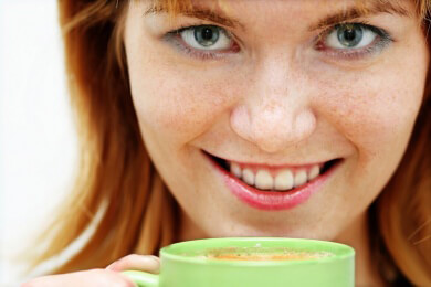 Make-Up und Fashion - Sommersprossen richtig betonen