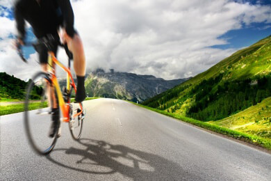 Tour de France - Autofahrer verusacht Unfall durch missachtete Anweisung