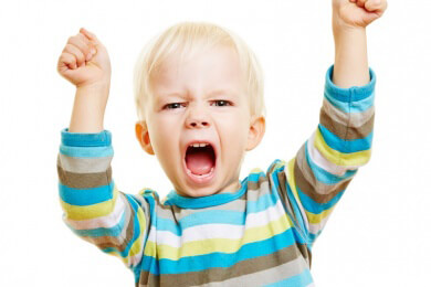 Warum das bei Kindern beliebte Herumschleudern an den Armen gefährlich ist