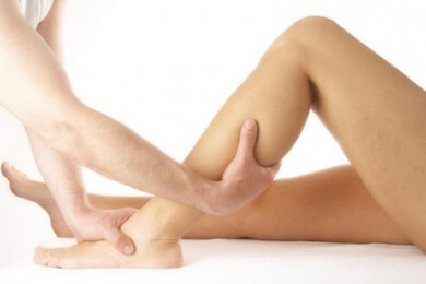 Mit Massage zu schönen Beinen
