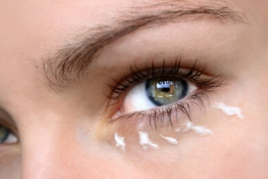 Für jedes Alter die passende Augenpflege