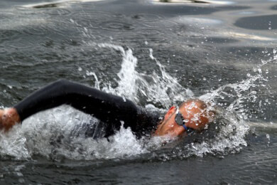 Lurz gewinnt Gold bei Freiwasser-EM