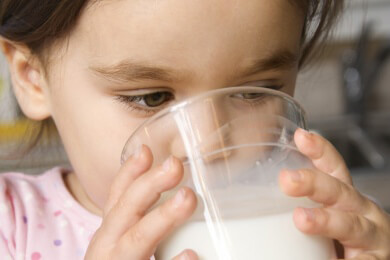 Beikost mit Allergieverdacht - Wann die Eltern sie einführen spielt für Allergien keine Rolle