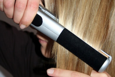 Worauf man bei der Reinigung eines Glätteisens achten sollte