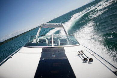 Glamour pur - Julien Macdonald mit Luxuscreationen