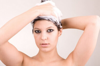 Vorsicht bei zu vielen Silikonen in Haarshampoos