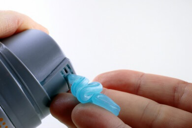 Antiseptischer Rasierschaum hilft bei empfindlicher Haut gegen Entzündungen