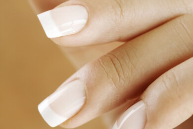 French Nails für die Zehennägel