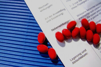 Beipackzettel bei Medikamenten wegen eventueller Nebenwirkungen aufmerksam lesen