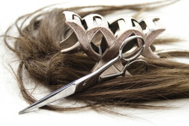 So wird ein individuelles Toupet angefertigt