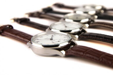 Uhren online kaufen oder zum Uhrenhändler gehen?