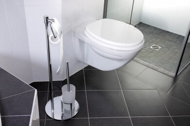 Ausstellung im Schloss Schwetzingen mit Wasch- und Toilettenschüsseln