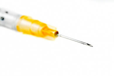 Riskante Verschönerung - billige Schönheitsinjektionen bringen Patienten zum Bluthusten