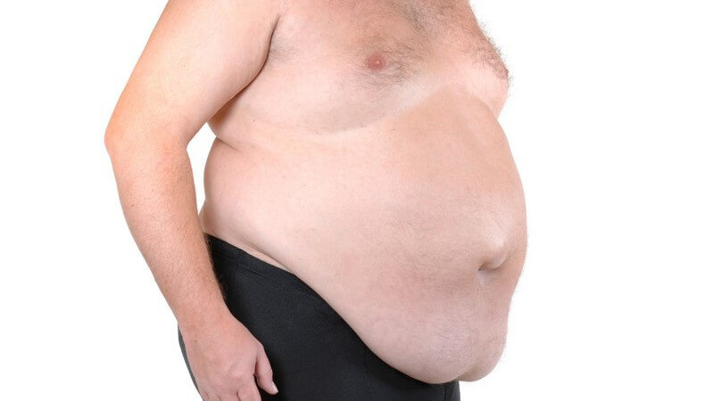 Seitenansicht männlicher Oberkörper mit dickem Bauch, Übergewicht