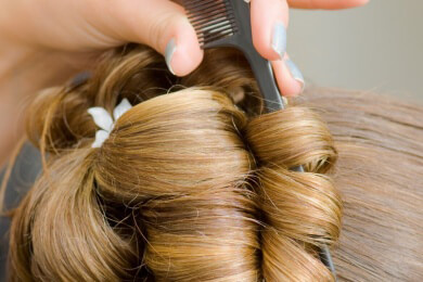 Von kurz über lang bis zur Perücke: Frisuren für den besonderen Anlass sind keine Zauberei
