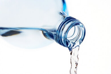 Viel trinken: Warum wir unseren Körper mit Wasser am Laufen halten