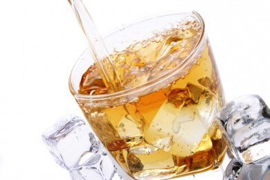 Crushed Ice mit dem Mixer machen